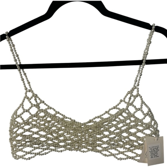 Chic White Cut Out Sleeveless Crop Top - Picture 3 of 4